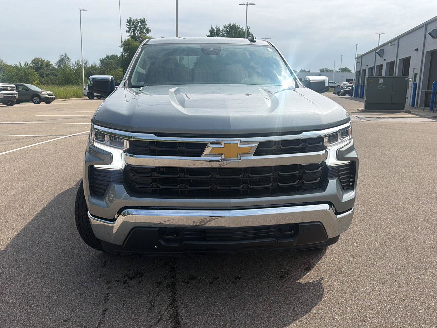 Used 2024 Chevrolet Silverado 1500 LT AWD/4WD image 9