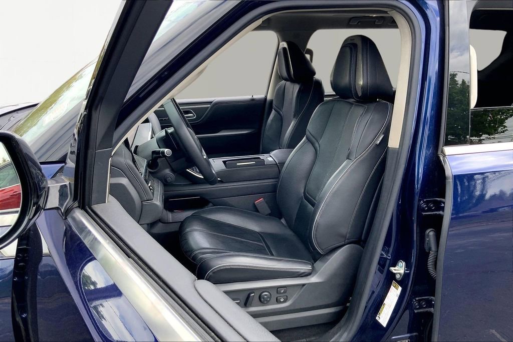 Used 2025 INFINITI QX80 Sensory image 15