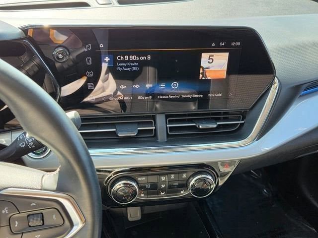 Used 2025 Chevrolet Trax LT w/ Driver Confidence Package image 22