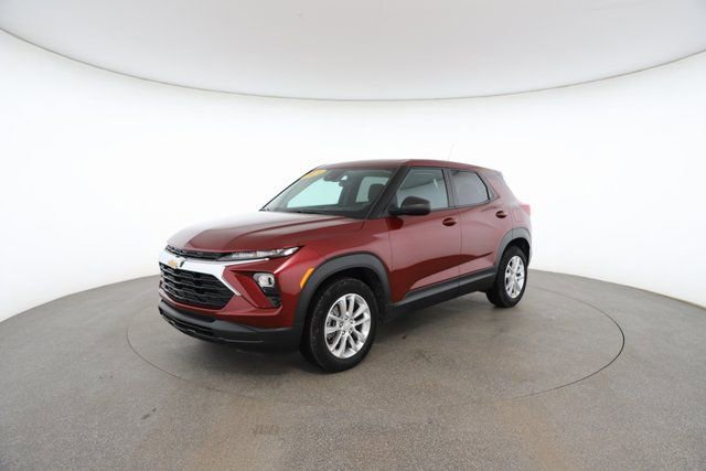 Used 2025 Chevrolet TrailBlazer LS w/ LS Convenience Package image 2