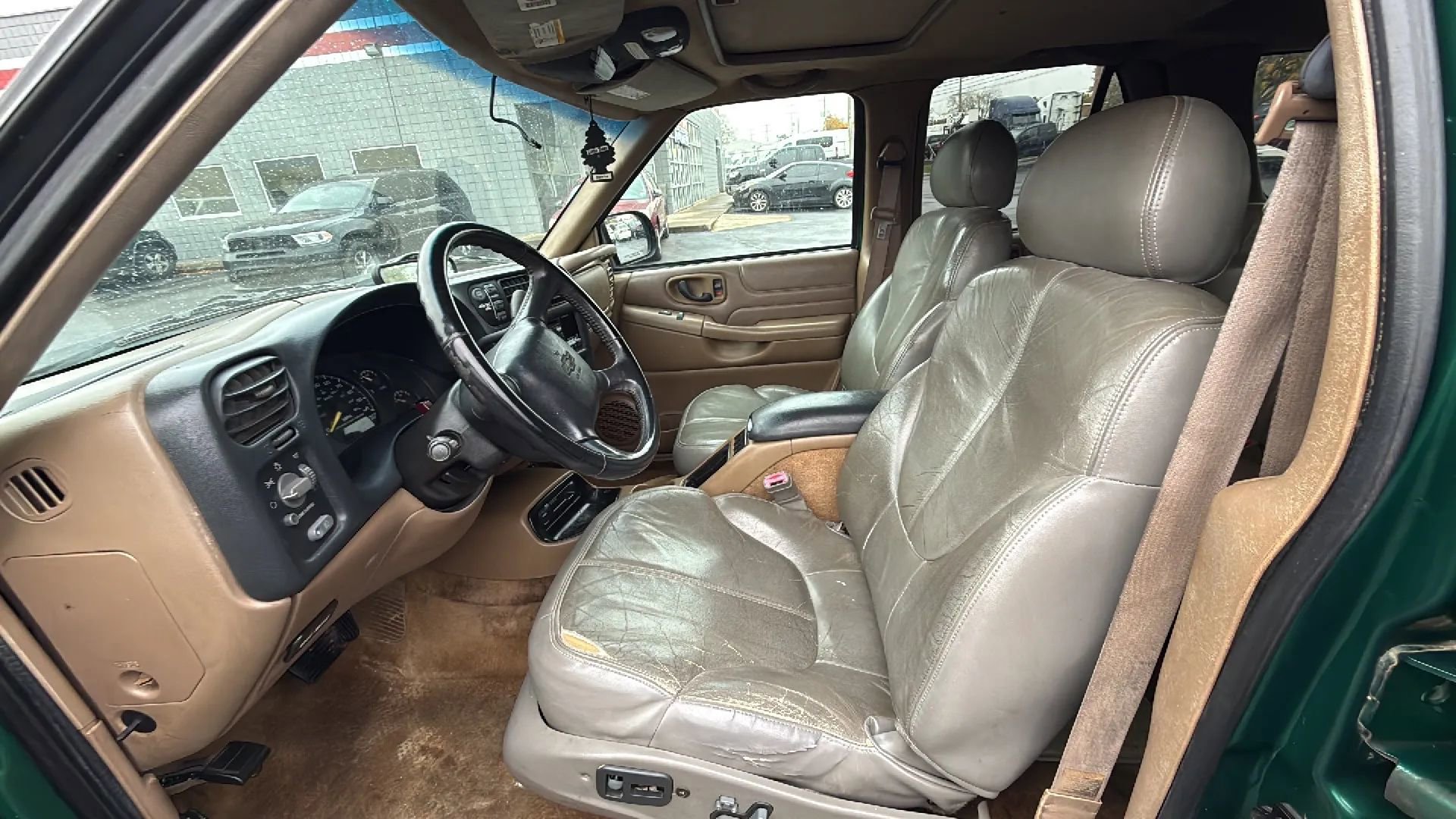 Used 2000 Chevrolet Blazer LT w/ LT Preferred Equipment Group image 10