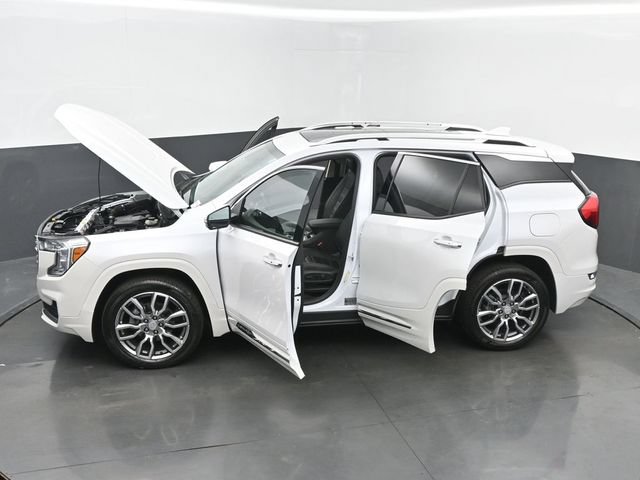 Used 2023 GMC Terrain Denali w/ LPO, Floor Liner Package AWD/4WD image 61