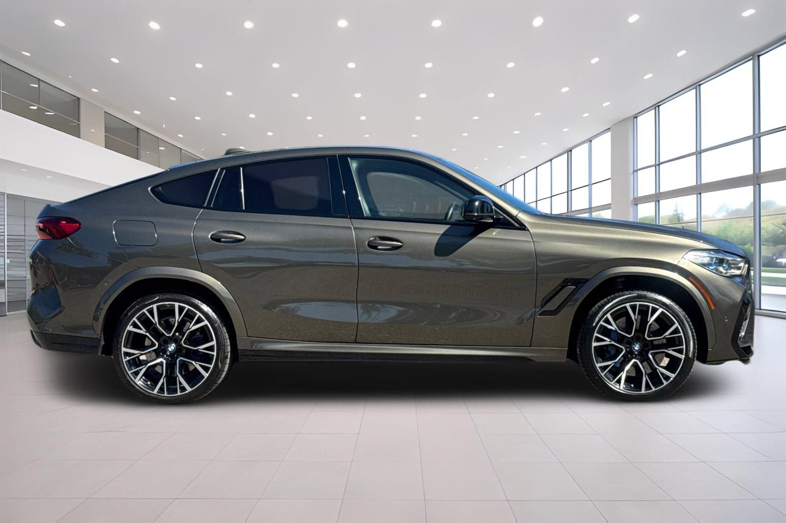 Used 2021 BMW X6 M w/ Competition Package AWD/4WD image 3