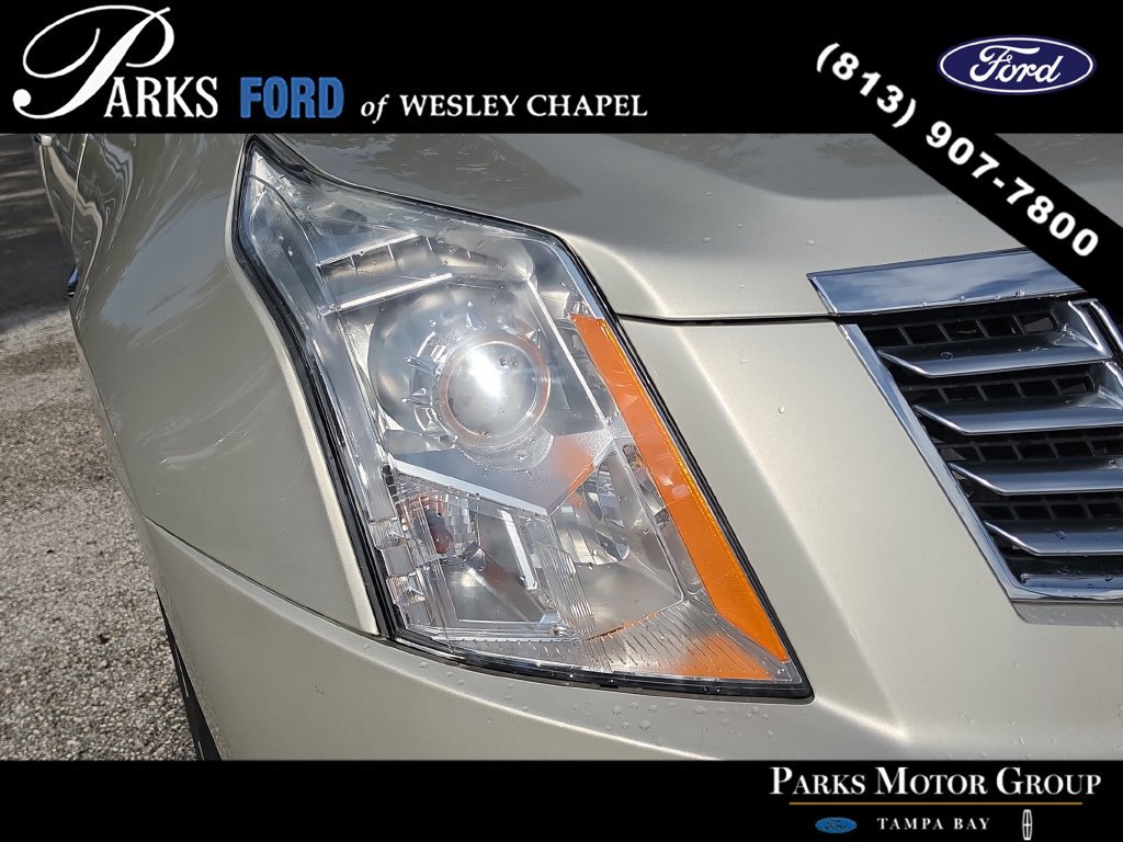 Used 2015 Cadillac SRX Luxury w/ Driver Awareness Package FWD image 7