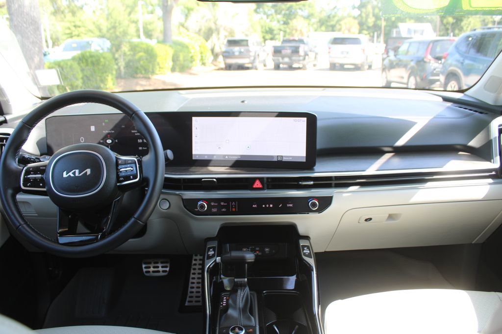 Certified 2025 Kia Sorento SX AWD/4WD image 25