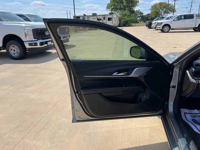 Used 2025 Cadillac CT4 Luxury image 9