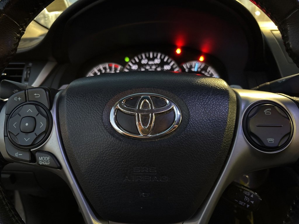Used 2013 Toyota Camry SE image 10