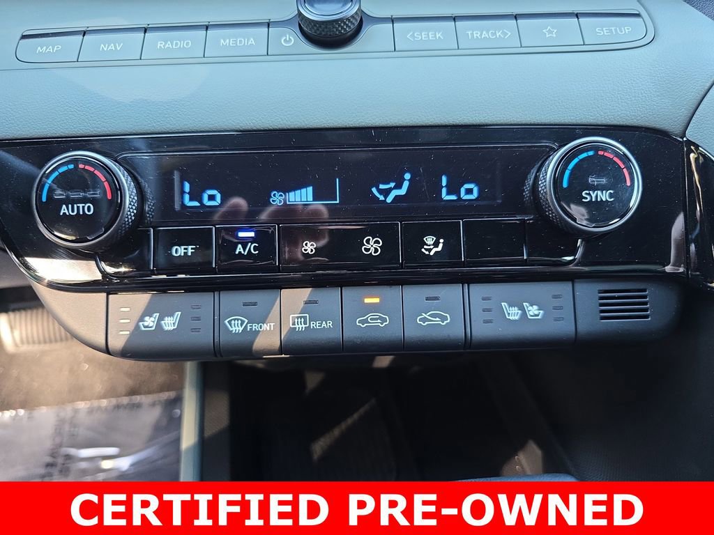 Used 2025 Hyundai Elantra Limited image 21