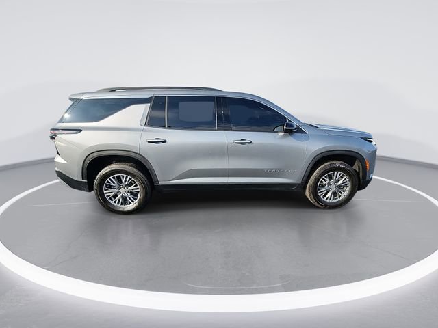 Used 2024 Chevrolet Traverse LT image 9