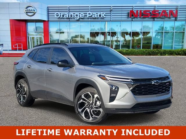 Used 2025 Chevrolet Trax RS w/ Sunroof Package FWD image 1