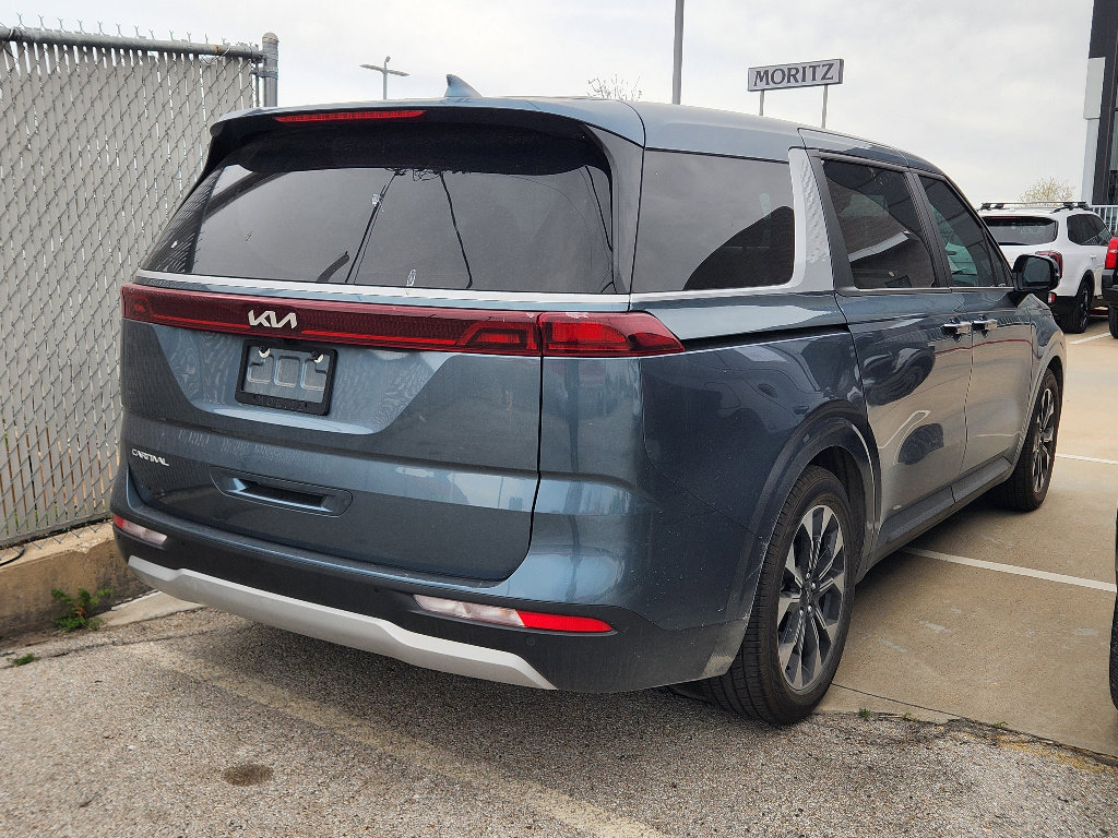 Certified 2023 Kia Carnival EX image 3