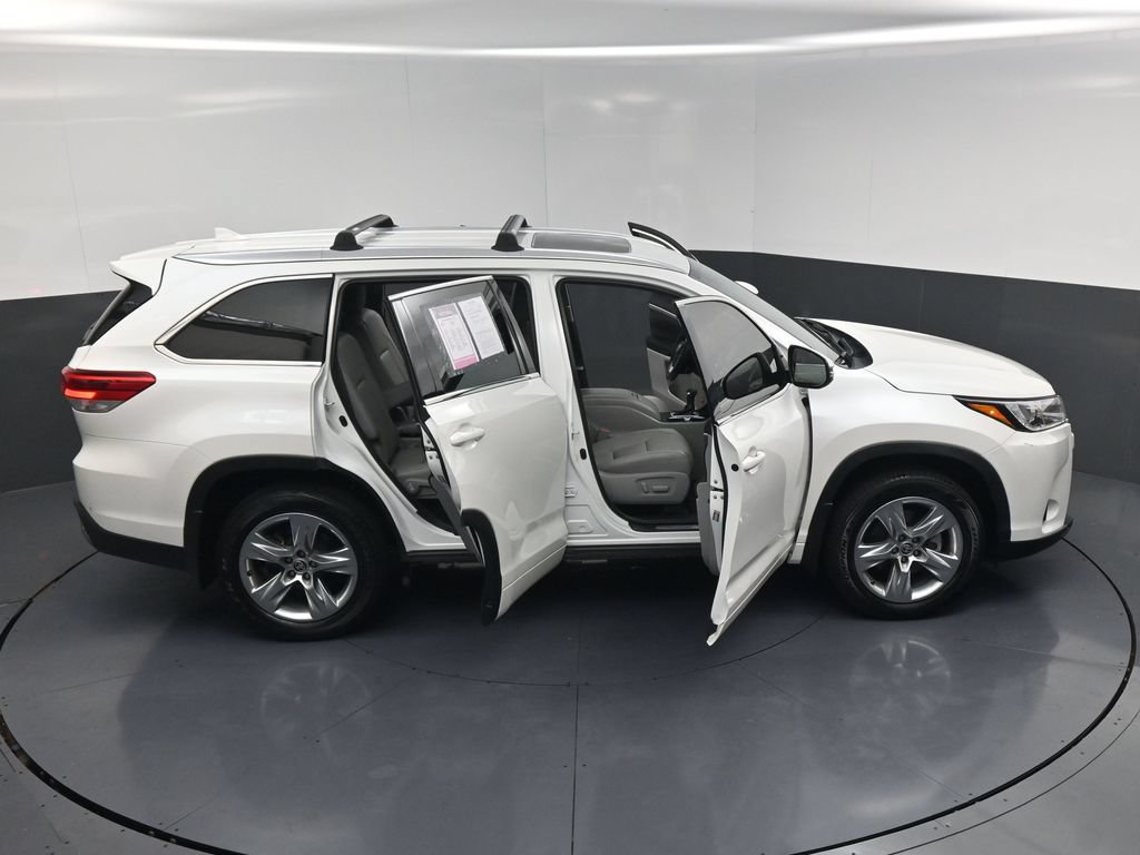 Used 2019 Toyota Highlander Limited FWD image 24