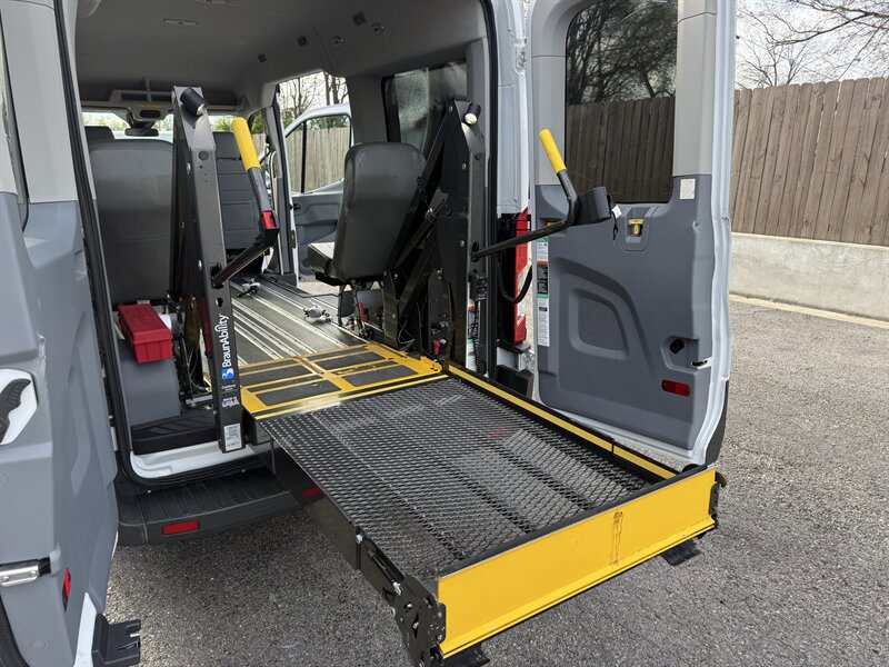 Used 2018 Ford Transit 150 XL RWD image 7