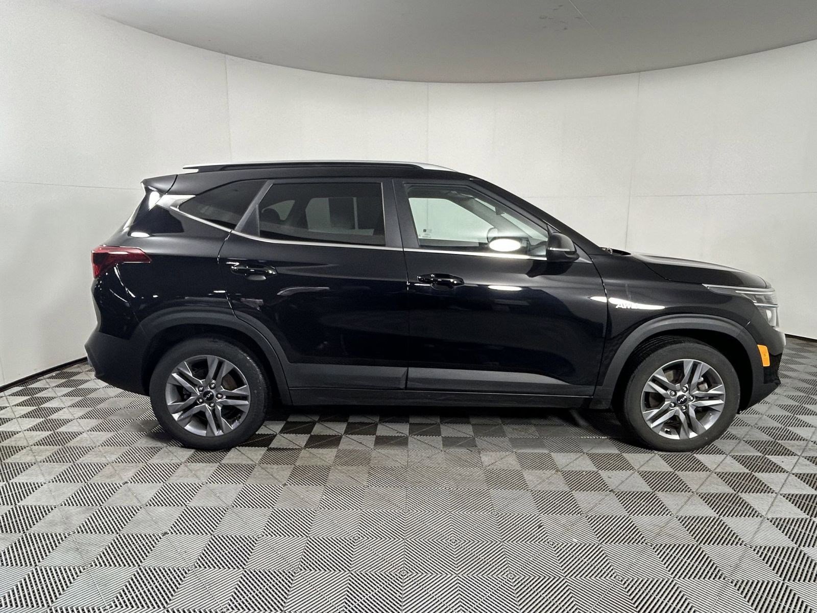 Certified 2023 Kia Seltos S w/ Navigation Package image 9