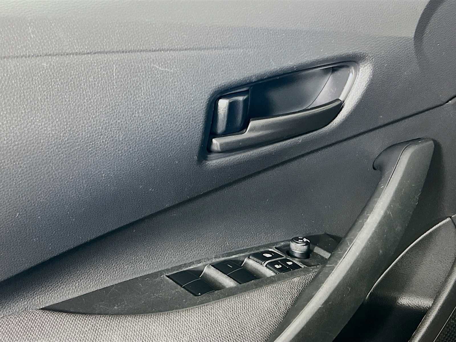 Used 2022 Toyota Corolla LE image 17