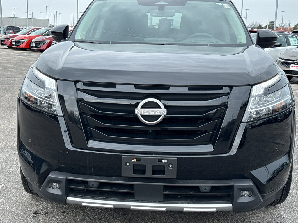 Used 2023 Nissan Pathfinder Platinum w/ Lighting Package (N93) image 3