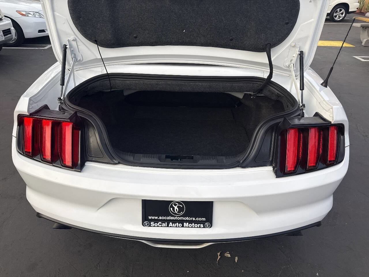 Used 2016 Ford Mustang Premium image 15