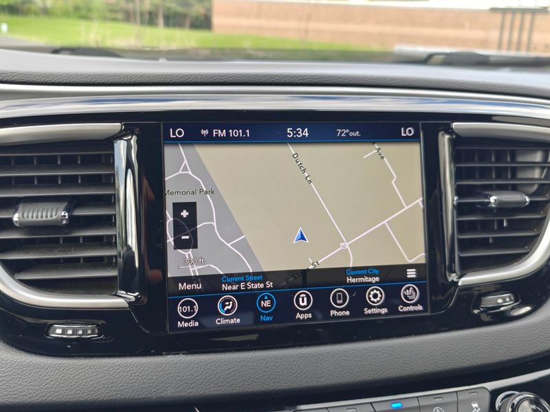 Used 2020 Chrysler Pacifica Touring-L Plus FWD image 32
