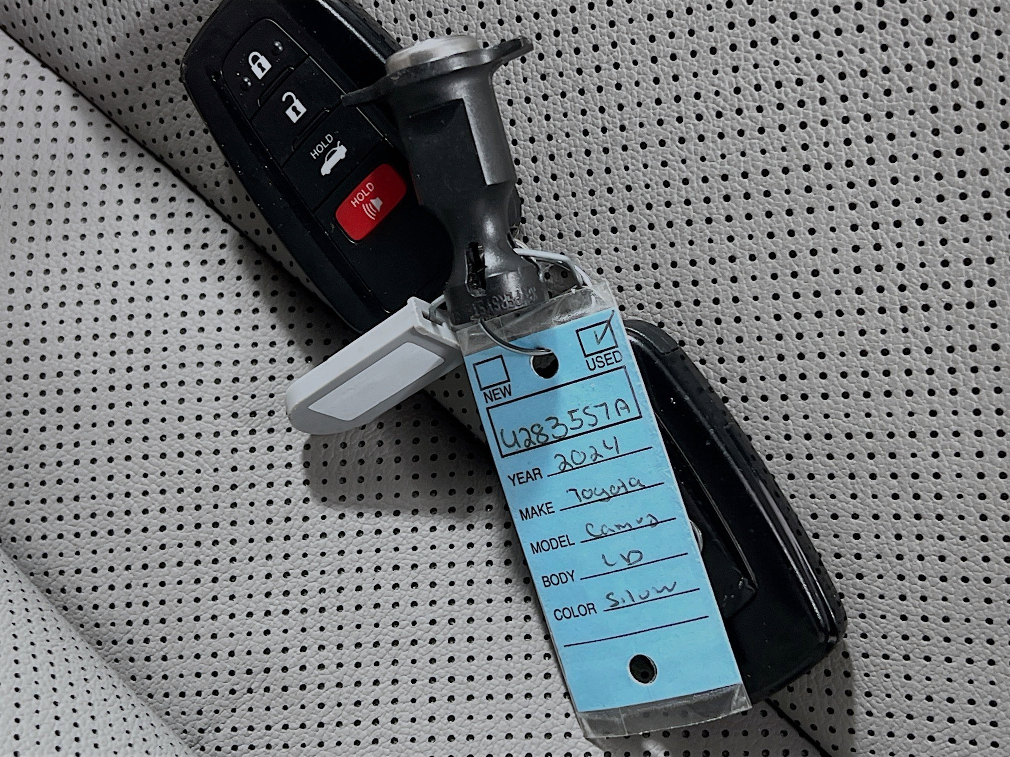 Used 2024 Toyota Camry XLE w/ Navigation Package image 36