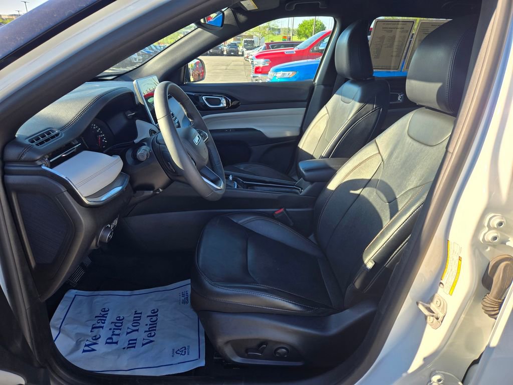 Used 2023 Jeep Compass Limited AWD/4WD image 15