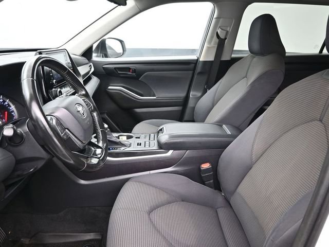 Certified 2021 Toyota Highlander LE image 14