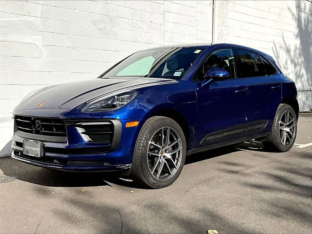 Used 2025 Porsche Macan image 1