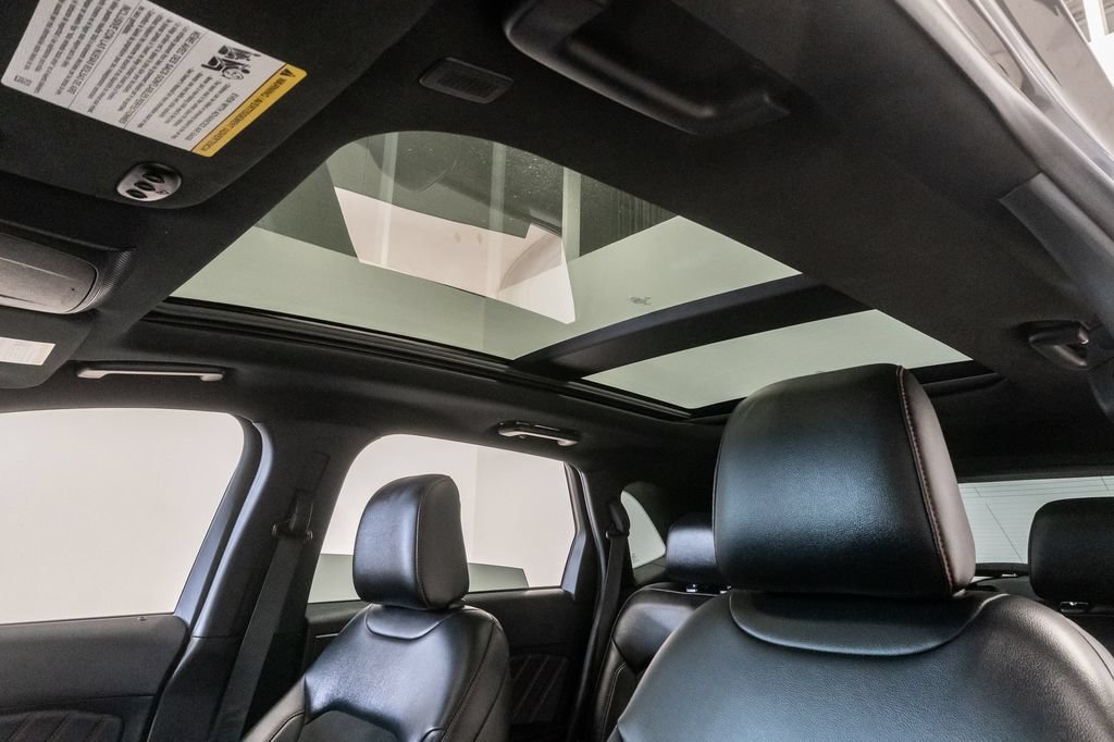 Used 2022 Ford Edge ST-Line AWD/4WD image 9