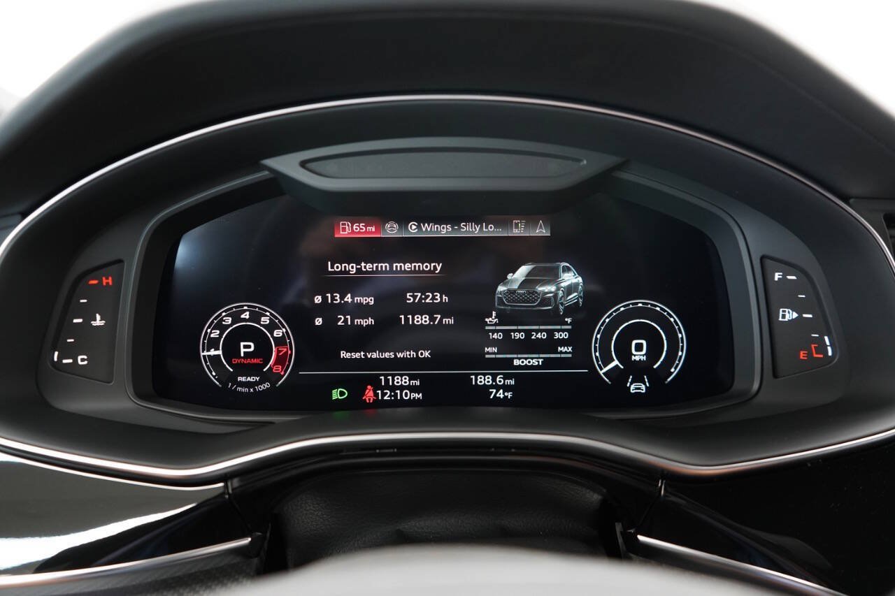 Used 2026 Audi RS Q8 performance AWD/4WD image 91