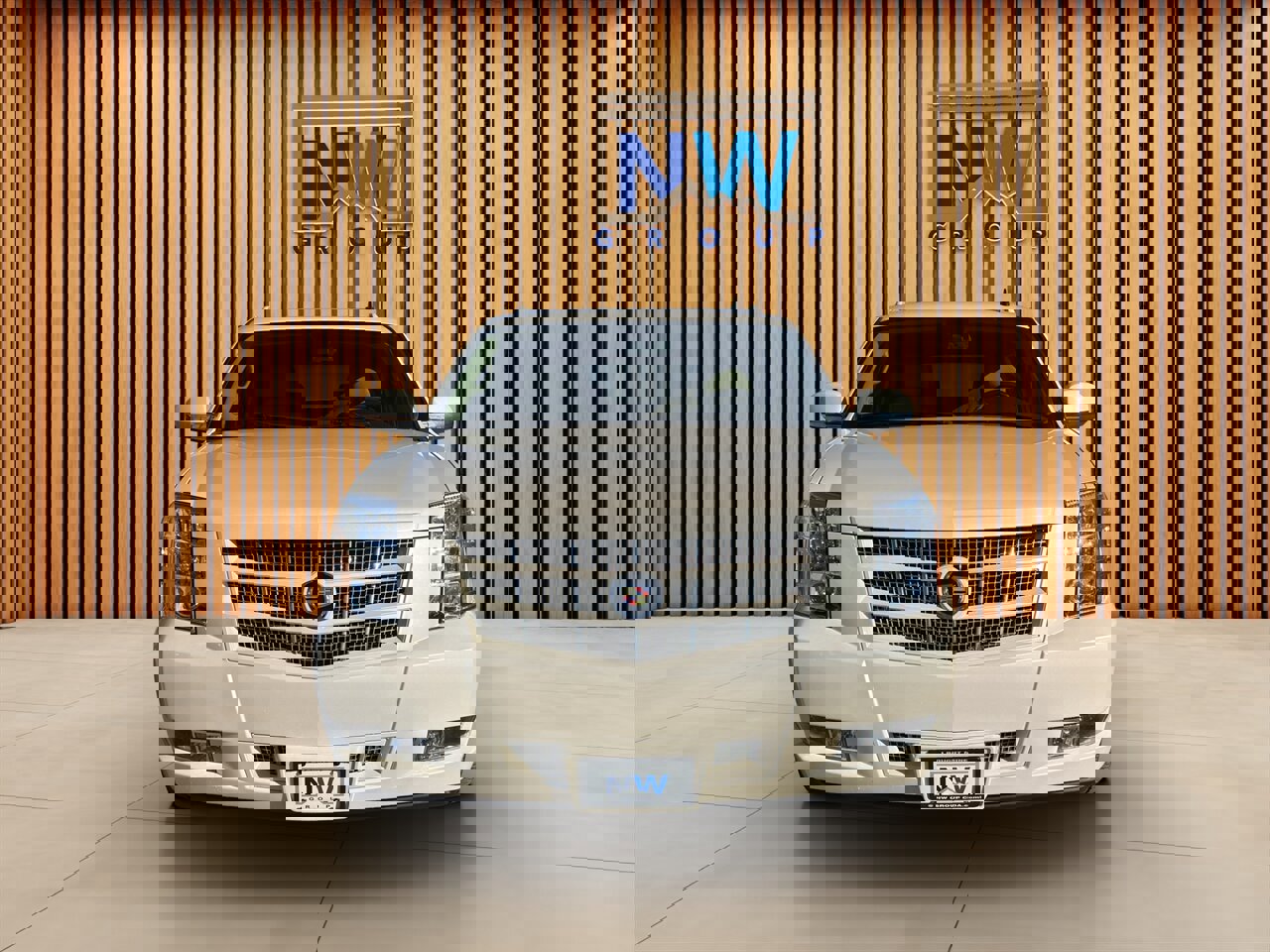 Used 2014 Cadillac Escalade ESV Premium image 2