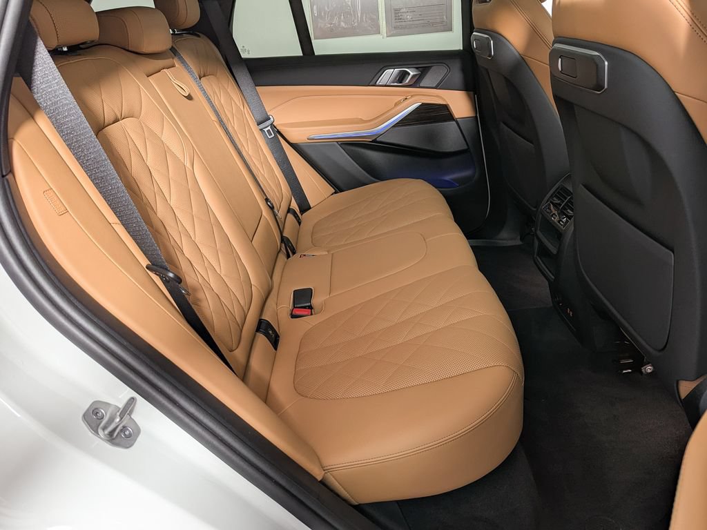 Used 2024 BMW X5 xDrive40i w/ M Sport Package AWD/4WD image 44