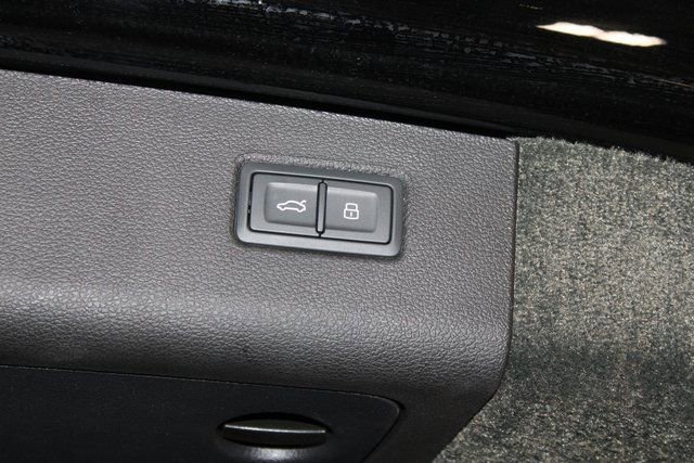 Used 2023 Bentley Bentayga Extended Wheelbase image 52