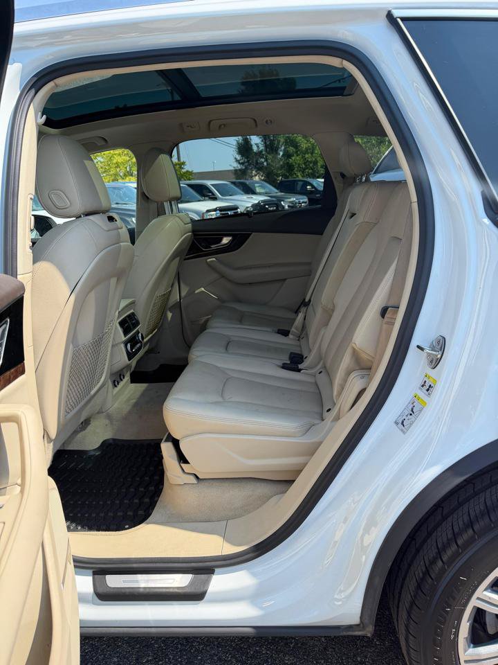 Used 2019 Audi Q7 3.0T Prestige w/ Prestige Package AWD/4WD image 19