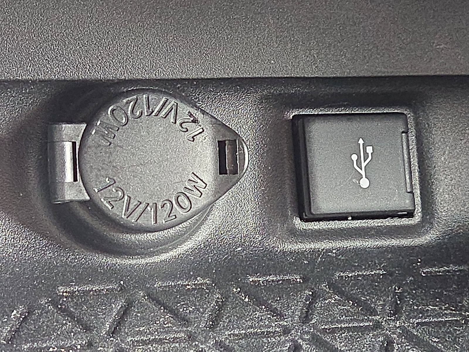 Used 2022 Toyota RAV4 LE image 19