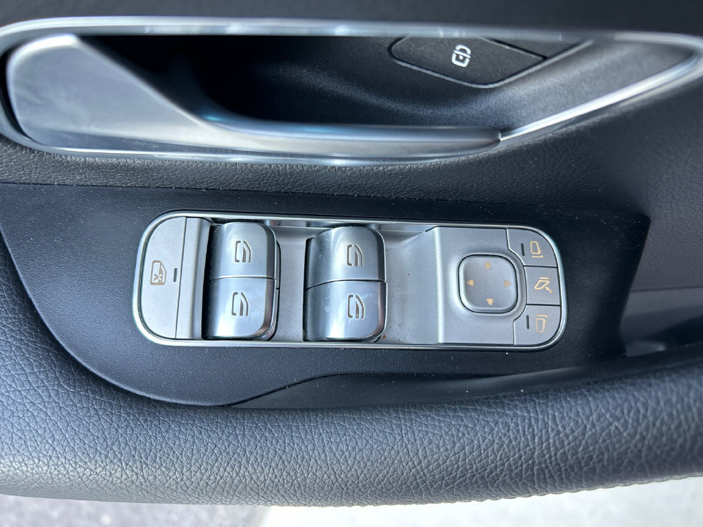 Used 2024 Mercedes-Benz GLE 350 4MATIC image 12
