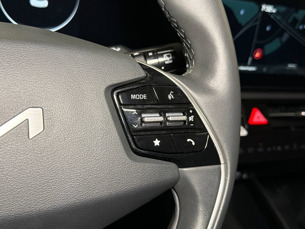 Certified 2023 Kia Niro Wind w/ Wind Preserve Package FWD image 22