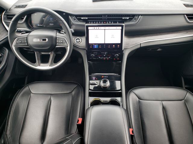 Used 2023 Jeep Grand Cherokee Limited AWD/4WD image 15