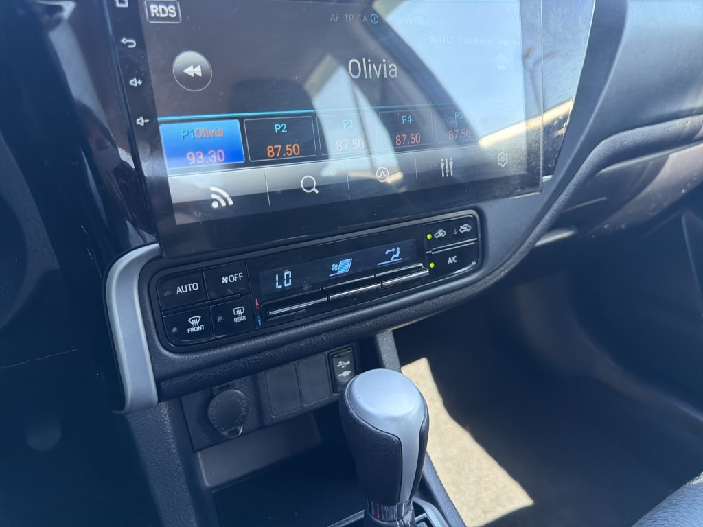 Used 2017 Toyota Corolla LE FWD image 24