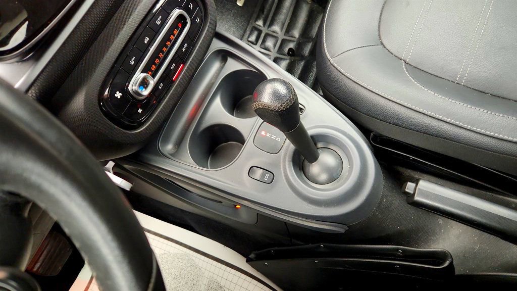 Used 2017 smart fortwo electric drive RWD image 16