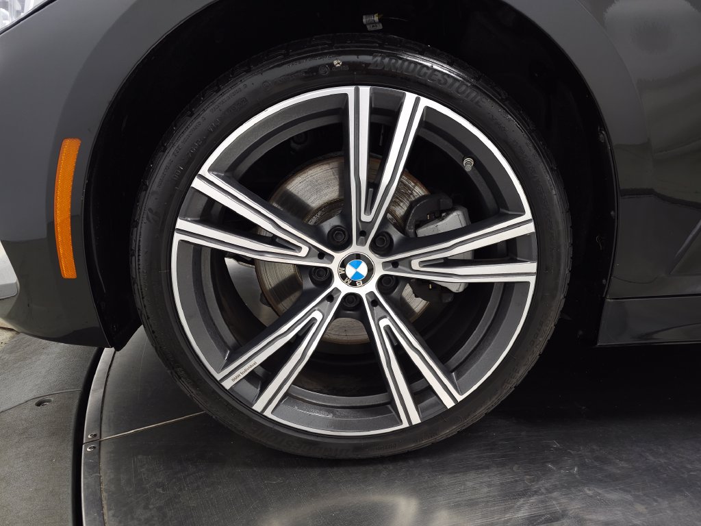 Used 2023 BMW 330i xDrive Sedan w/ Premium Package AWD/4WD image 11