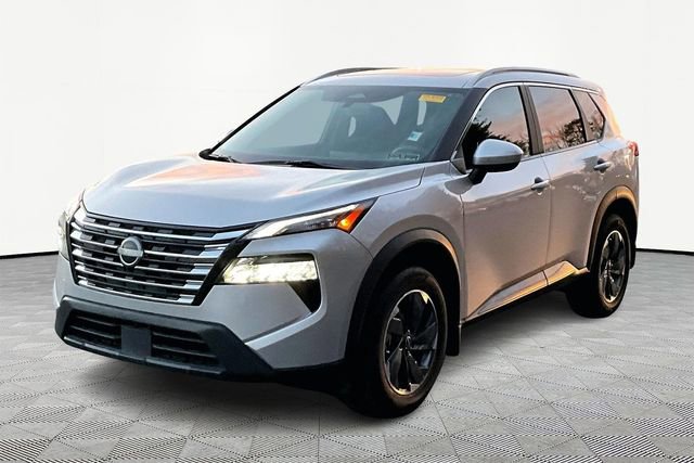 Used 2024 Nissan Rogue SV w/ SV Premium Package image 3