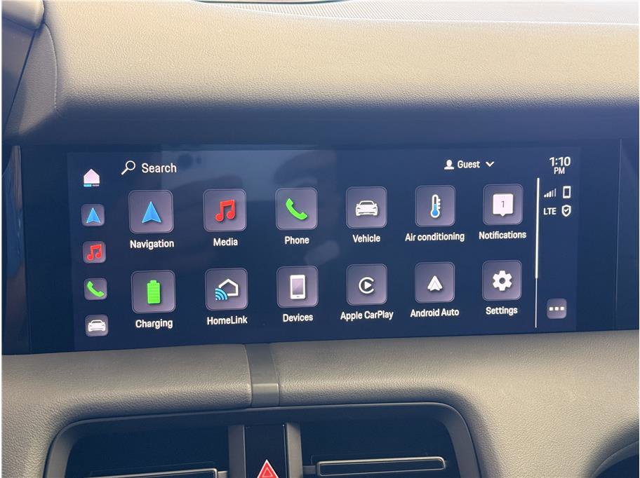 Used 2022 Porsche Taycan image 18