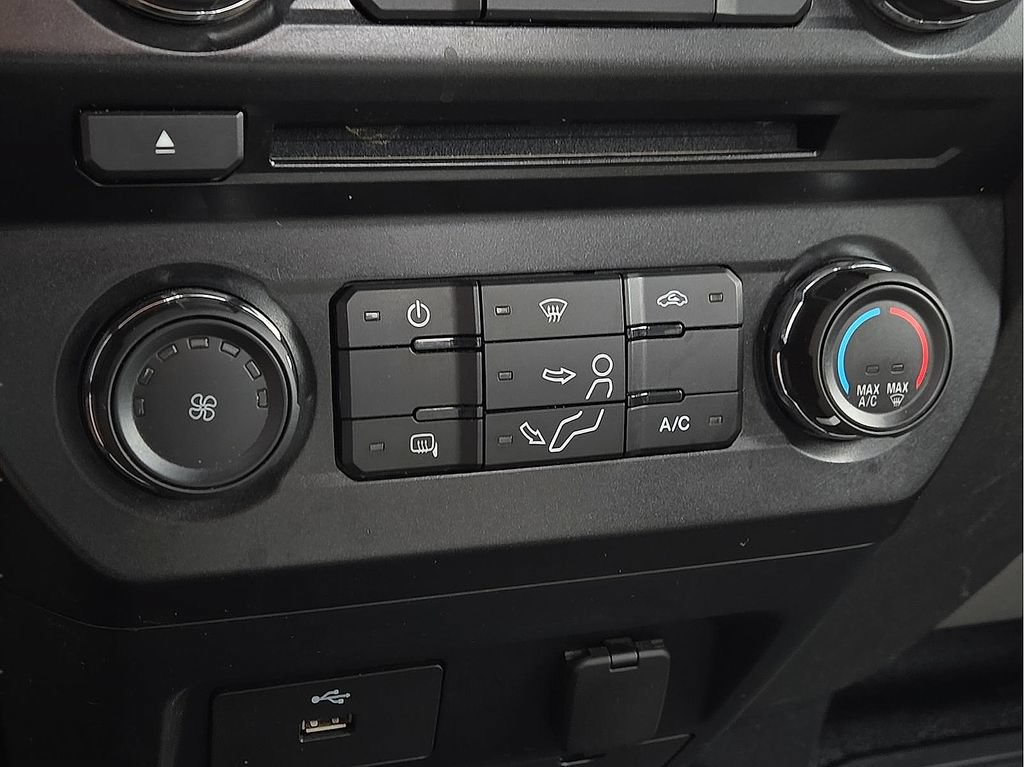 Used 2018 Ford F550 2WD Regular Cab Super Duty image 13