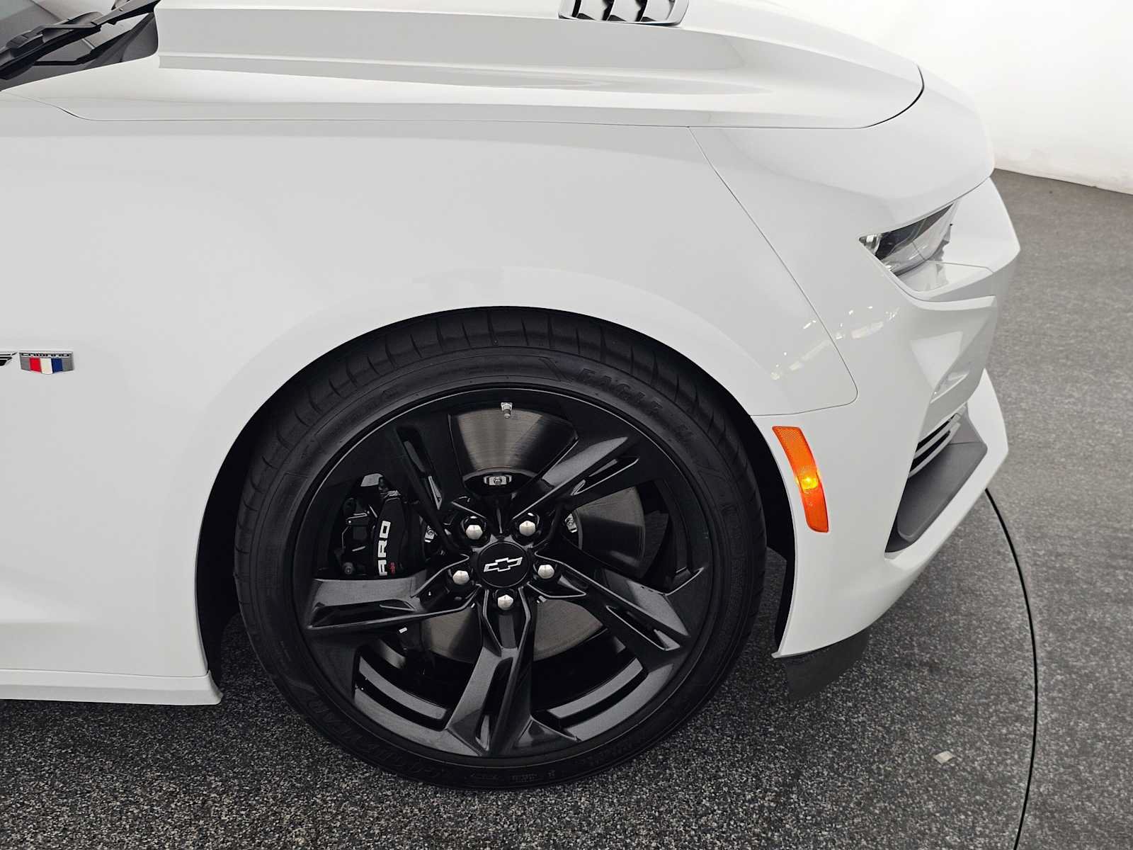 Used 2022 Chevrolet Camaro SS RWD image 9