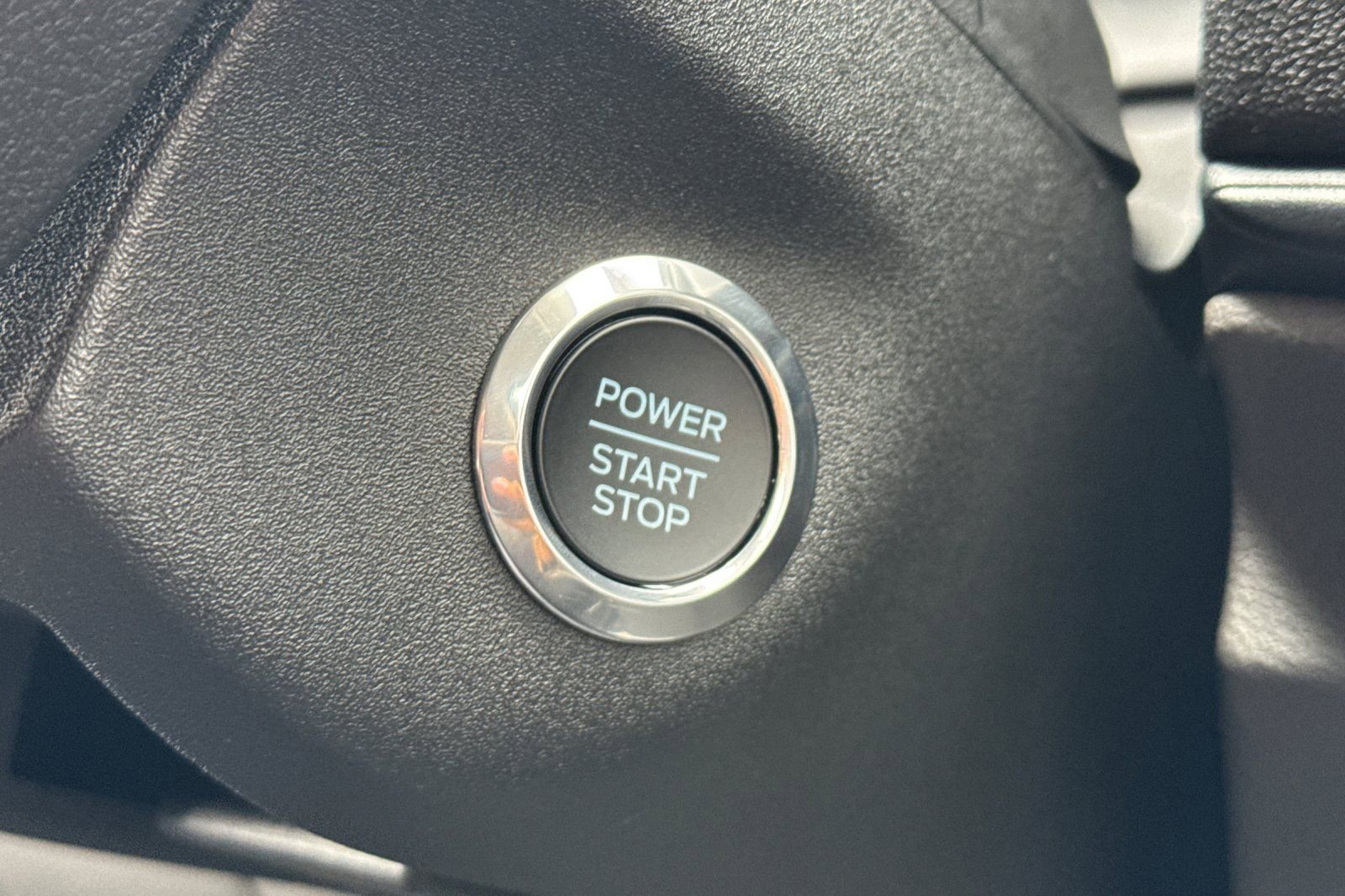 New 2025 Ford E-Transit 148 Medium Roof w/ Load Area Protection Package image 22