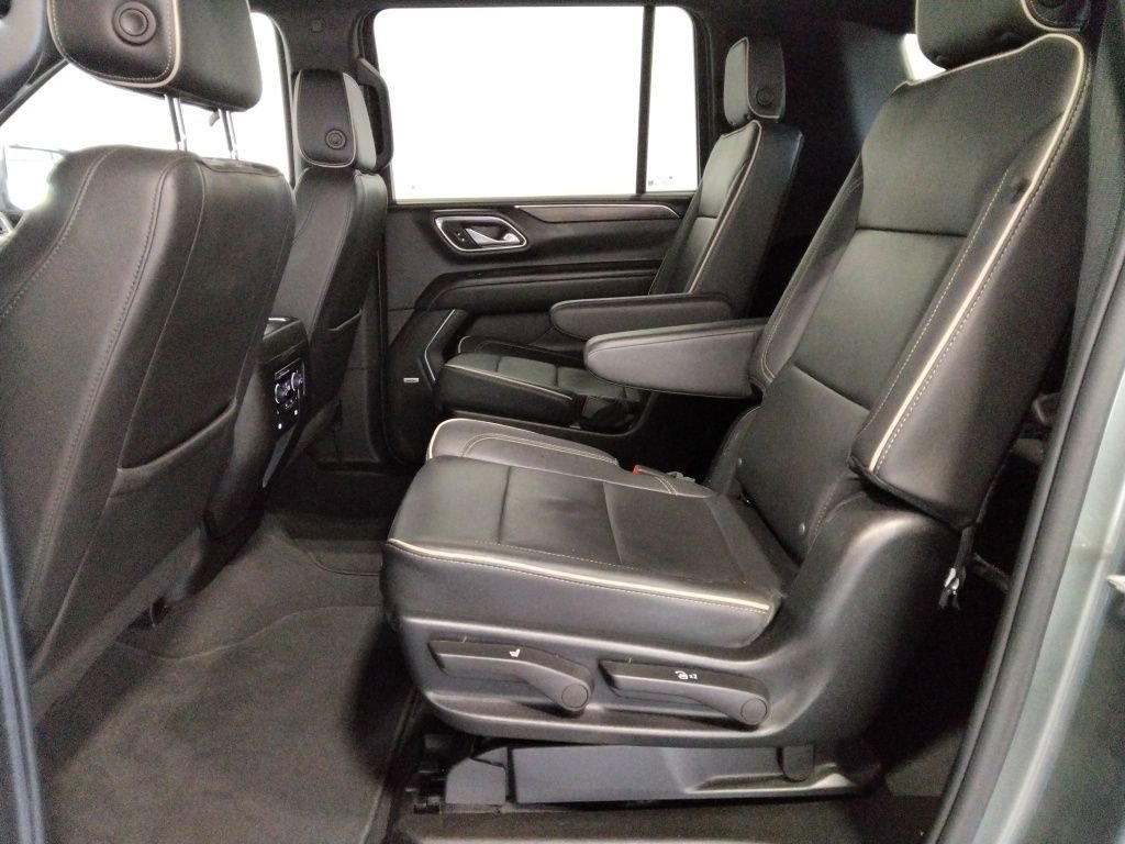 Used 2023 Chevrolet Suburban Premier image 38