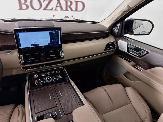 Certified 2024 Lincoln Navigator Reserve AWD/4WD image 29