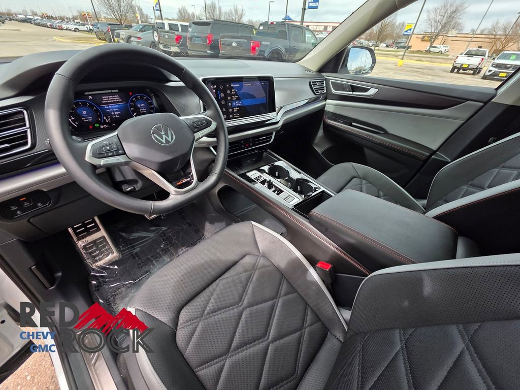 Used 2025 Volkswagen Atlas Peak Edition SE AWD/4WD image 20