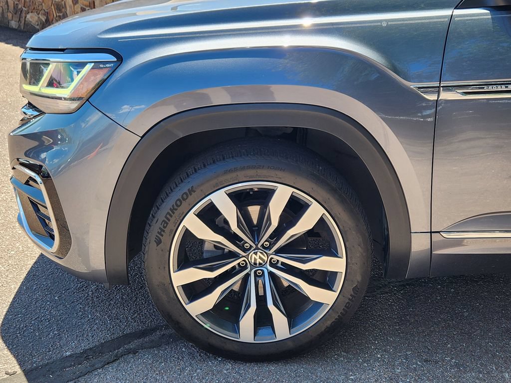 Used 2020 Volkswagen Atlas Cross Sport SEL R-Line AWD/4WD image 28