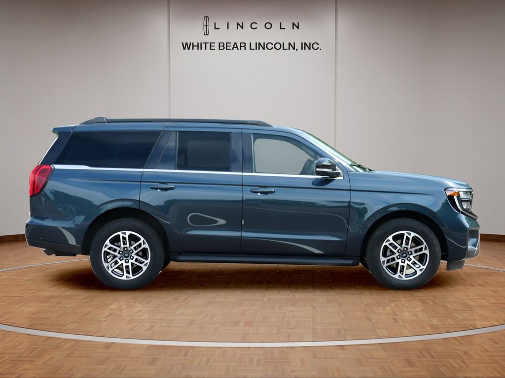Used 2025 Ford Expedition Active AWD/4WD image 4