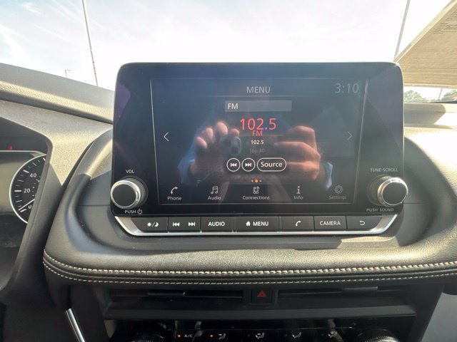 Used 2024 Nissan Rogue S AWD/4WD image 30